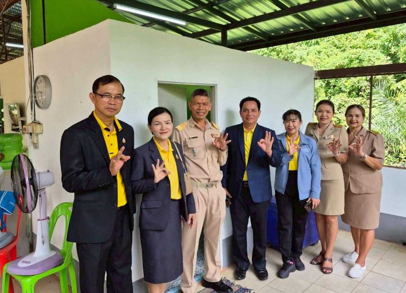สพป.อุดรธานี เขต 3 ลงพื้นที่ประเมินห้องน้ำห้องส้วมของสถานศึกษา กลุ่มโรงเรียนบ้านดุง 4 ตามนโยบายโครงการ “สุขาดี มีความสุข” ประจำปีงบประมาณ พ.ศ. 2568