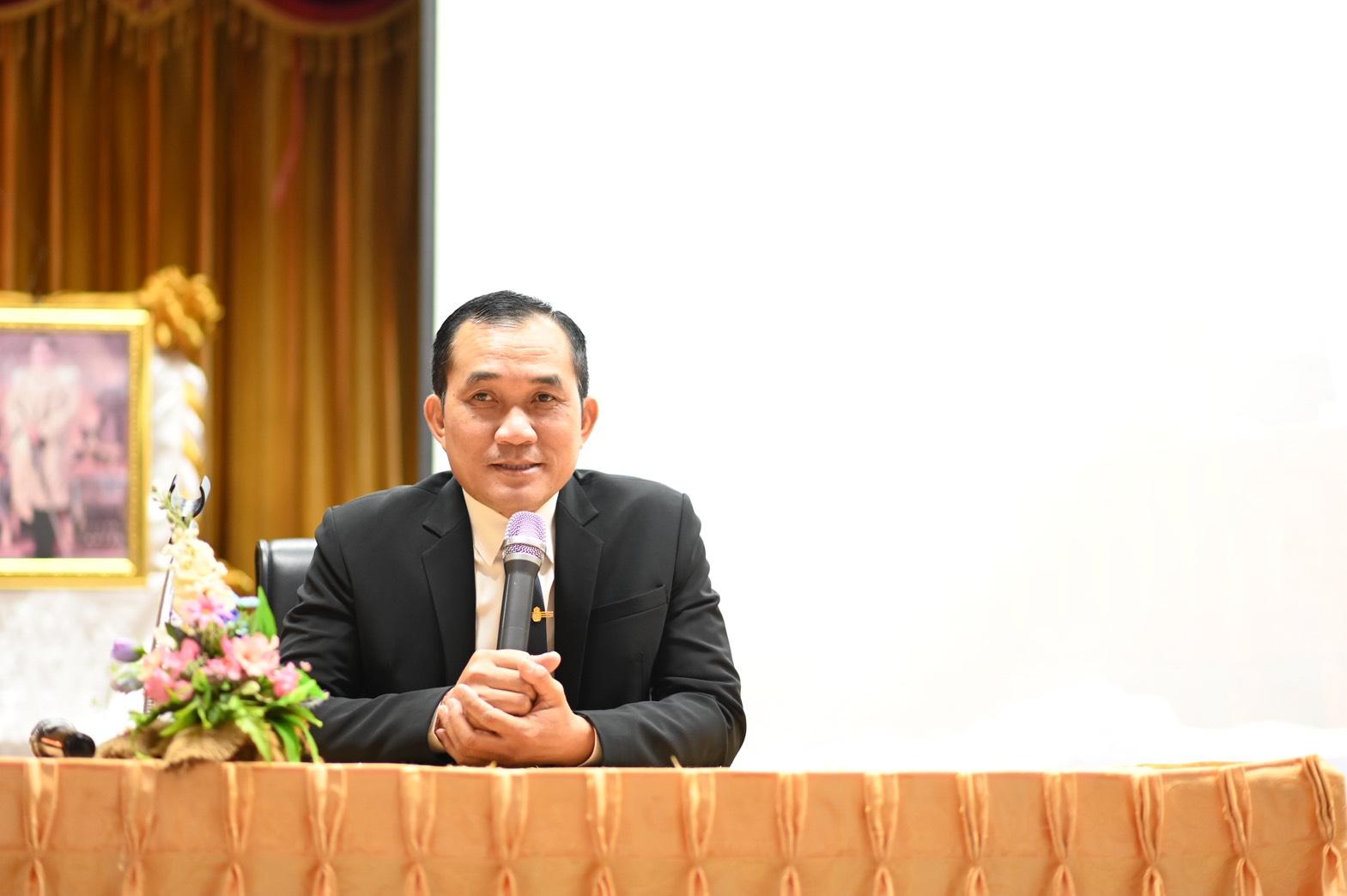 สพป.อุดรธานี เขต 3 จัดการอบรมเชิงปฏิบัติการการพัฒนาองค์ความรู้เกี่ยวกับเทคนิค วิธีการ การสร้างสื่อ นวัตกรรมการจัดการเรียนรู้ด้านการอ่าน สำหรับครูผู้สอนภาษาไทย รูปแบบออนไลน์