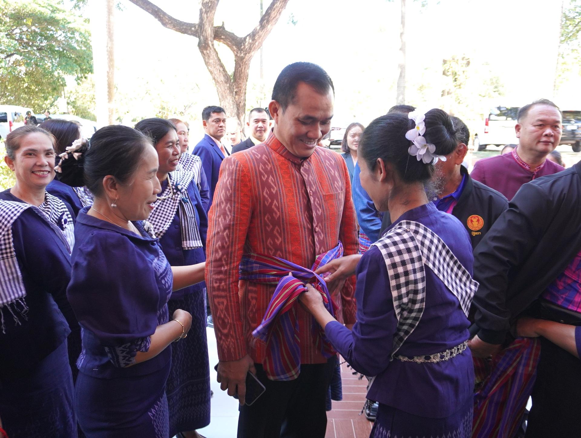 สพป.อุดรธานี เขต 3 ร่วมต้อนรับ นายสุรศักดิ์ พันธ์เจริญวรกุล รัฐมนตรีช่วยว่าการกระทรวงศึกษาธิการ ในโอกาสลงพื้นที่ตรวจเยี่ยมและมอบนโยบายการขับเคลื่อนการศึกษา ณ จังหวัดอุดรธานี