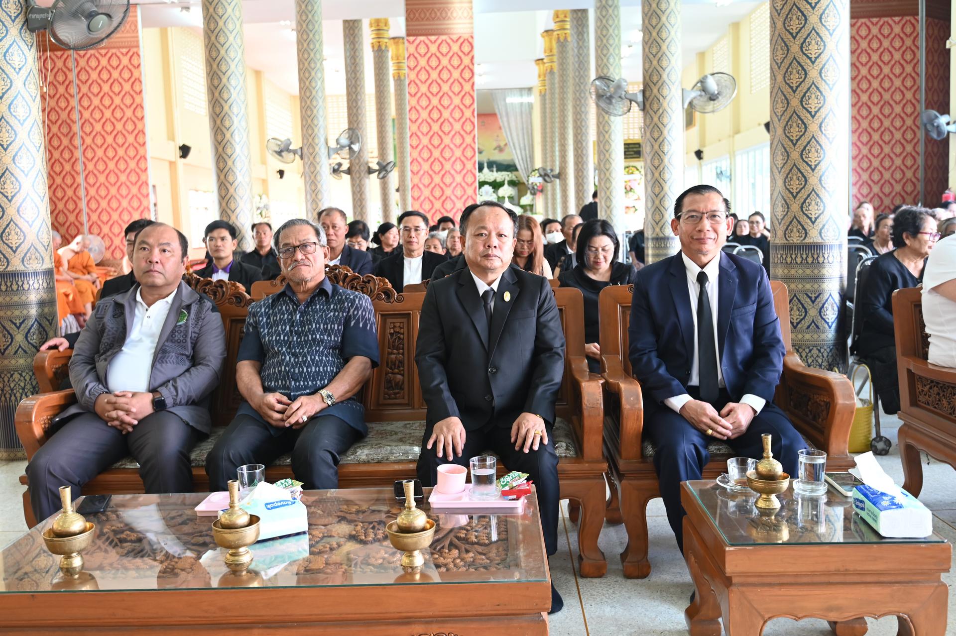 สพป.อุดรธานี เขต 3 เข้าร่วมงานฌาปนกิจ คุณพ่อสุนทร จันทรเสนา บิดาของ นายอภิชาติ จันทรเสนา ผู้อำนวยการกลุ่มนโยบายและแผน สำนักงานเขตพื้นที่การศึกษาประถมศึกษาอุดรธานี เขต 3
