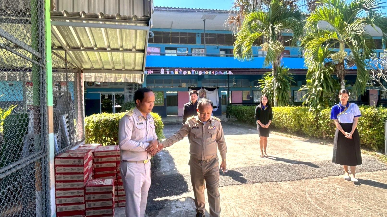 LINE_ALBUM_ตรวจเยี่ยม รร บ้านโคกมุ่นเหล่าสวรรค์_251124_4.jpg