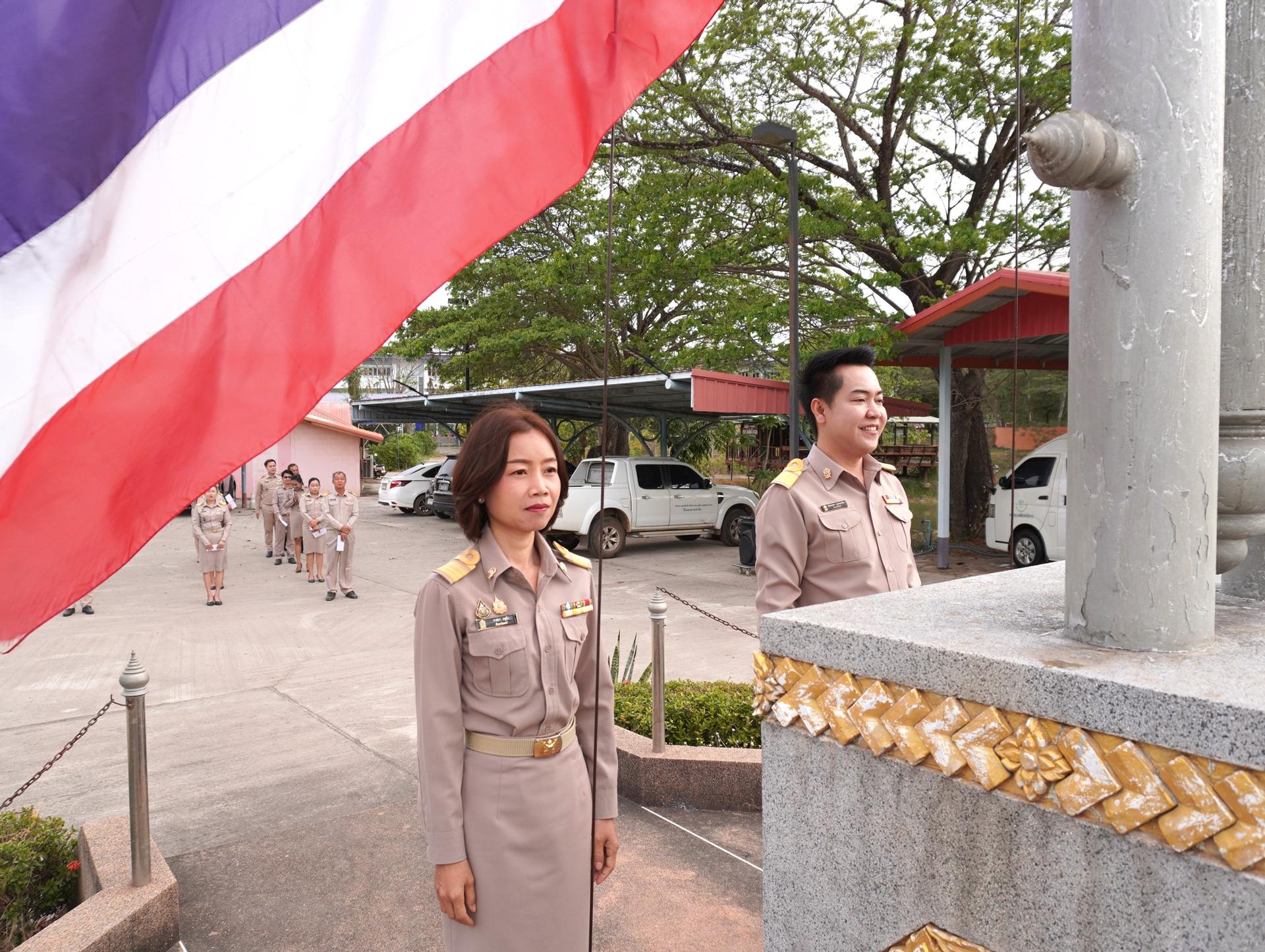สพป.อุดรธานี เขต 3 จัดกิจกรรมเข้าแถวเคารพธงชาติ สวดมนต์ไหว้พระ กล่าวคำปฏิญญาการดำเนินงานเขตสุจริต ประจำเดือนกุมภาพันธ์ 2568