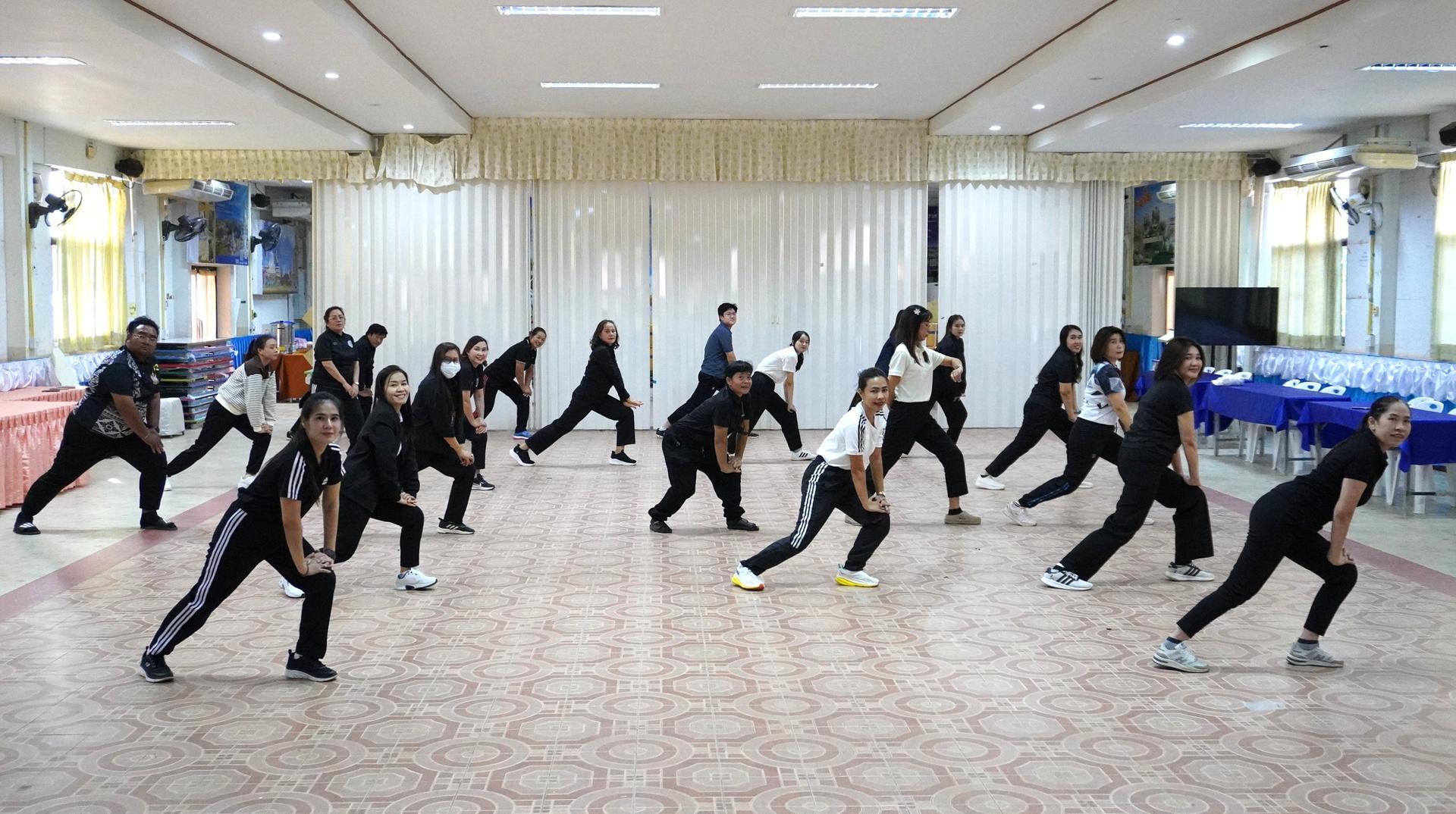 สพป.อุดรธานี เขต 3 จัดกิจกรรมส่งเสริมการออกกำลังกายเพื่อสุขภาพของบุคลากรสำนักงานเขตพื้นที่การศึกษา (เต้นแอโรบิก)