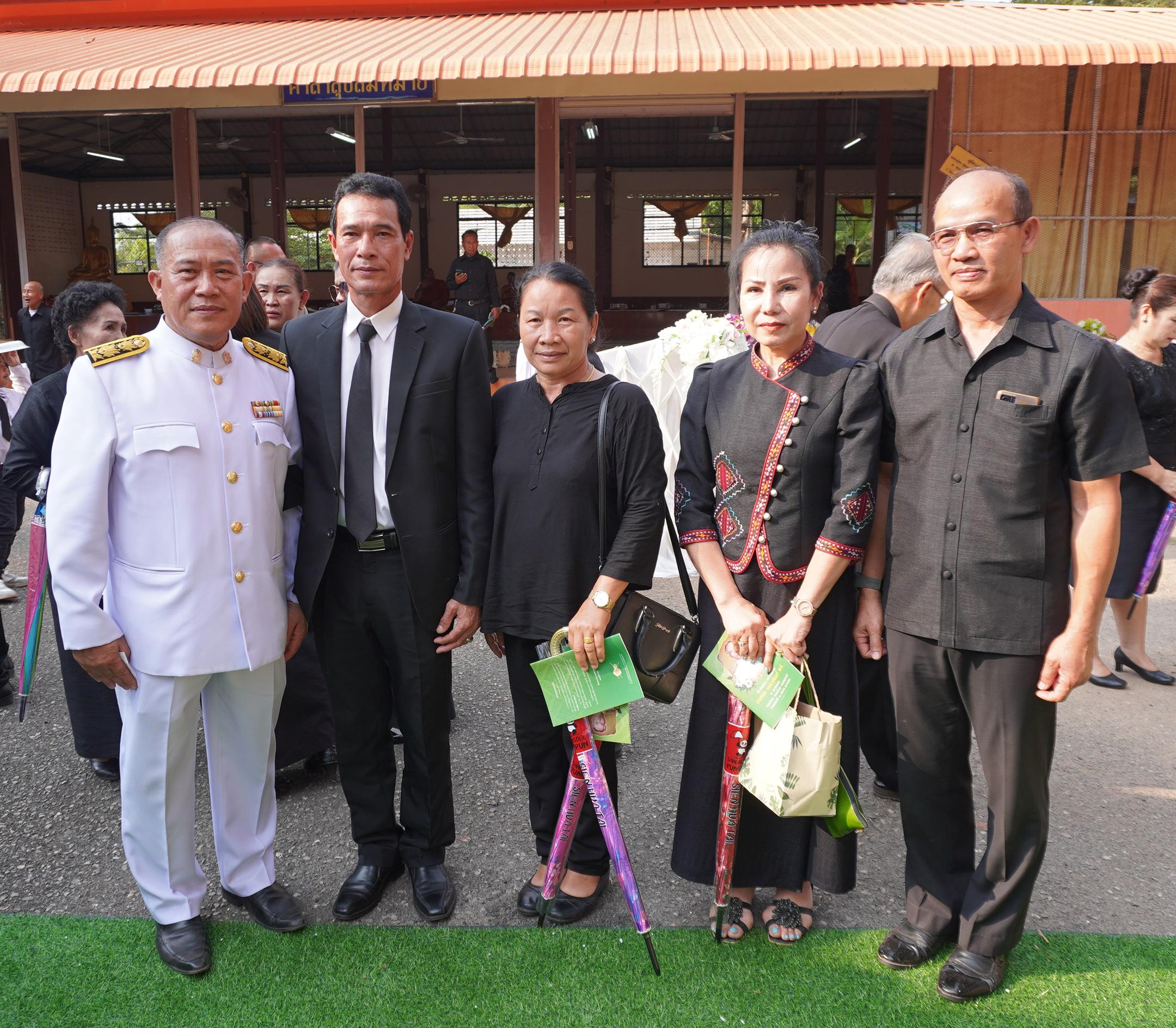 พิธีพระราชทานเพลิงศพ คุณพ่อสมัย เหมะธุลินทร์ (พ่อตา) ของ นายนิคม ผิวนวล อดีตรองผู้อำนวยการสำนักงานเขตพื้นที่การศึกษาประถมศึกษาอุดรธานี เขต 3