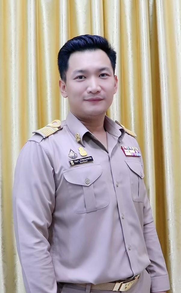 นายศุภชัย  ศรีหาใต้