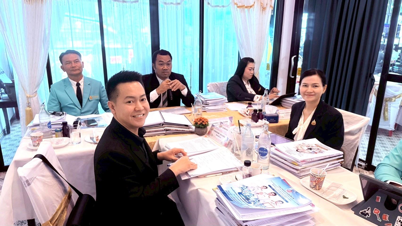 สพป.อุดรธานี เขต 3 ดำเนินการเก็บรวบรวมและตรวจสอบข้อมูลผลการปฏิบัติงานของผู้บริหารสถานศึกษา กลุ่มโรงเรียนบ้านดุง 1 เพื่อประกอบการพิจารณาเลื่อนเงินเดือนผู้บริหารสถานศึกษา ครั้งที่ 1 (1 เมษายน 2