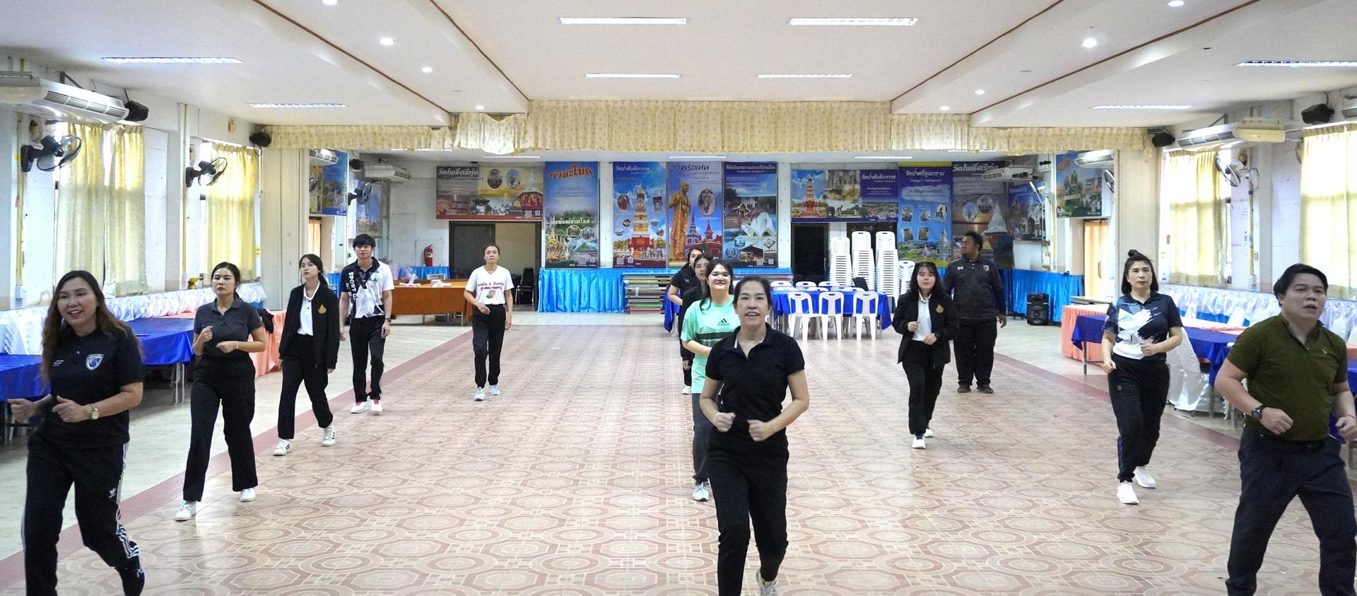 สพป.อุดรธานี เขต 3 จัดกิจกรรมส่งเสริมการออกกำลังกายเพื่อสุขภาพของบุคลากรสำนักงานเขตพื้นที่การศึกษา (เต้นแอโรบิก)