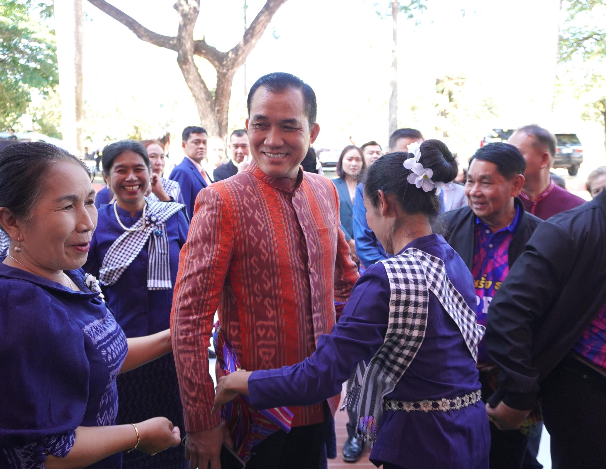 สพป.อุดรธานี เขต 3 ร่วมต้อนรับ นายสุรศักดิ์ พันธ์เจริญวรกุล รัฐมนตรีช่วยว่าการกระทรวงศึกษาธิการ ในโอกาสลงพื้นที่ตรวจเยี่ยมและมอบนโยบายการขับเคลื่อนการศึกษา ณ จังหวัดอุดรธานี