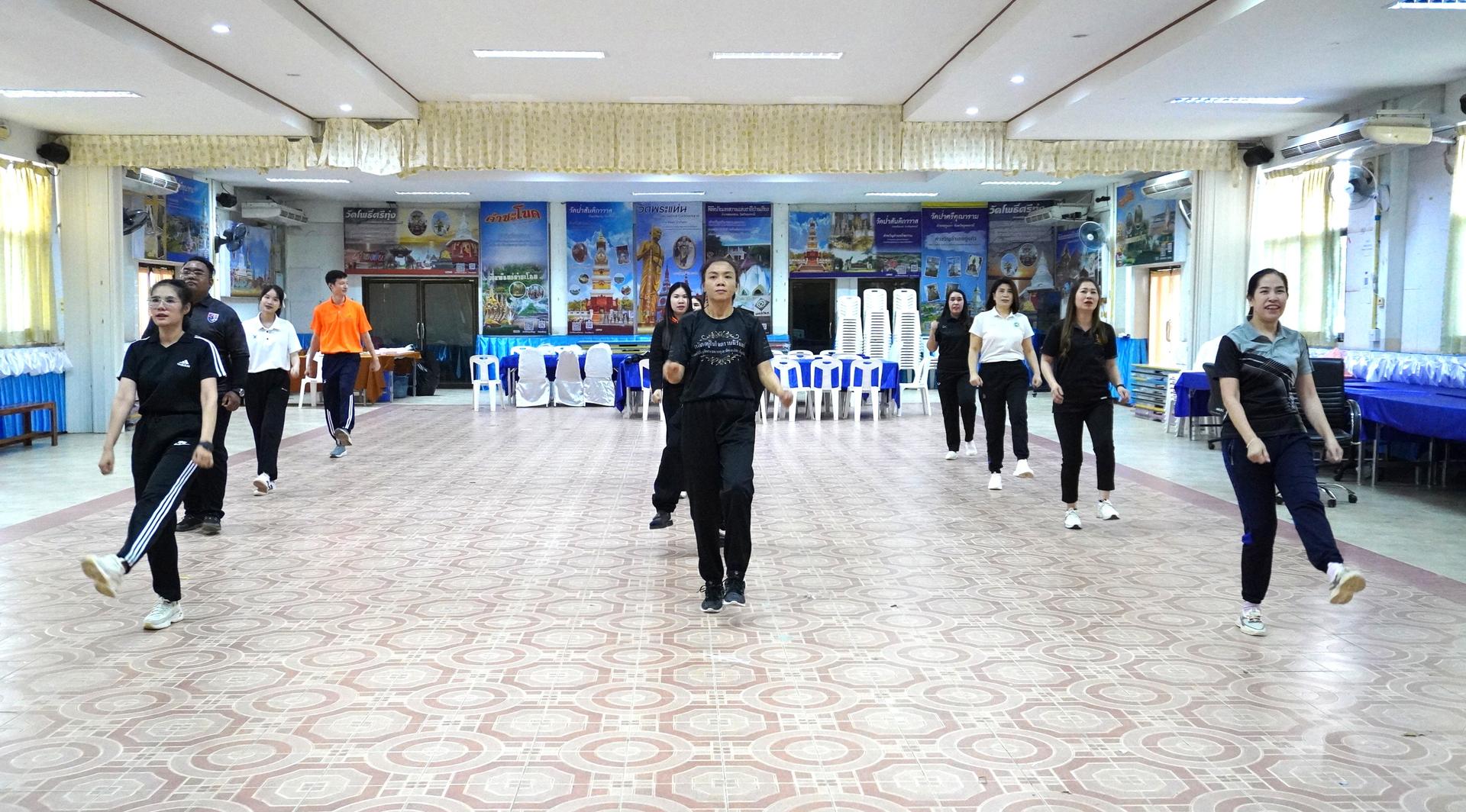 สพป.อุดรธานี เขต 3 จัดกิจกรรมส่งเสริมการออกกำลังกายเพื่อสุขภาพของบุคลากรสำนักงานเขตพื้นที่การศึกษา (เต้นแอโรบิก)