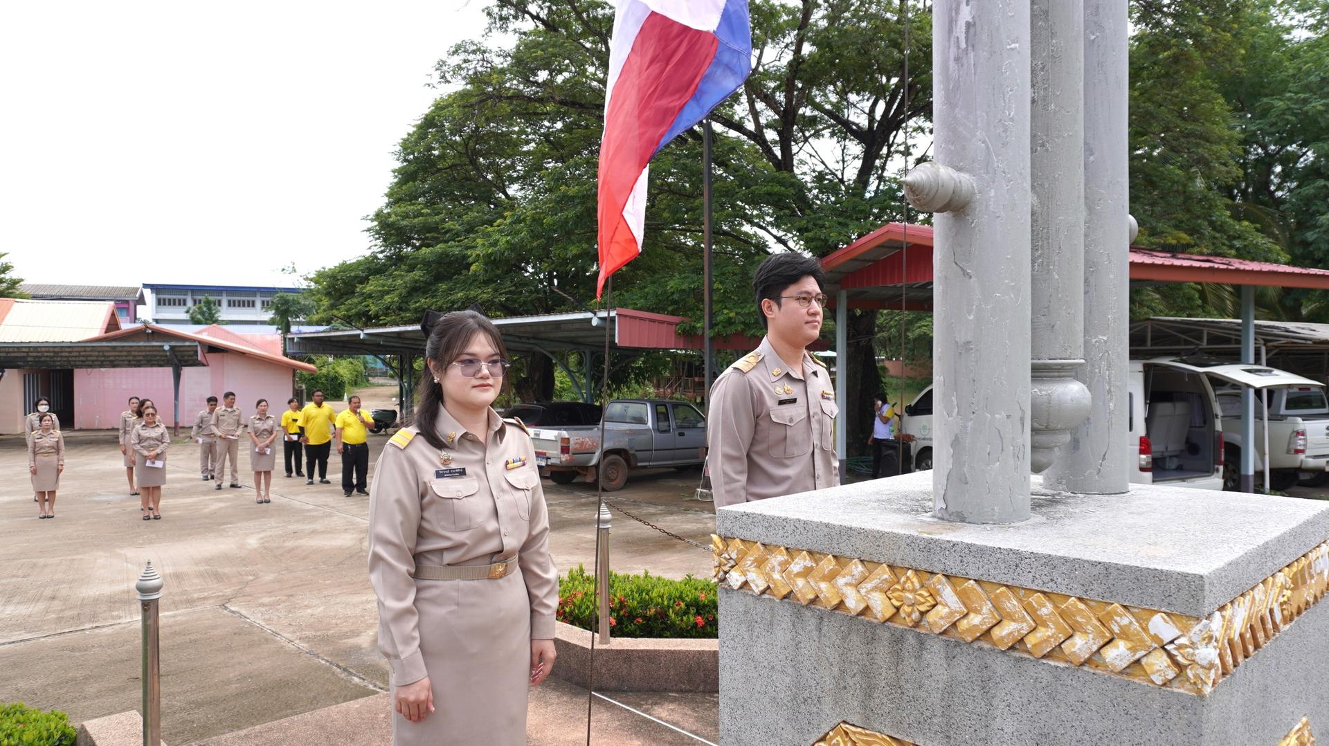 สพป.อุดรธานี เขต 3 จัดกิจกรรมเข้าแถวเคารพธงชาติ สวดมนต์ไหว้พระ กล่าวคำปฏิญญาการดำเนินงานเขตสุจริต ประจำเดือนพฤษภาคม 2568