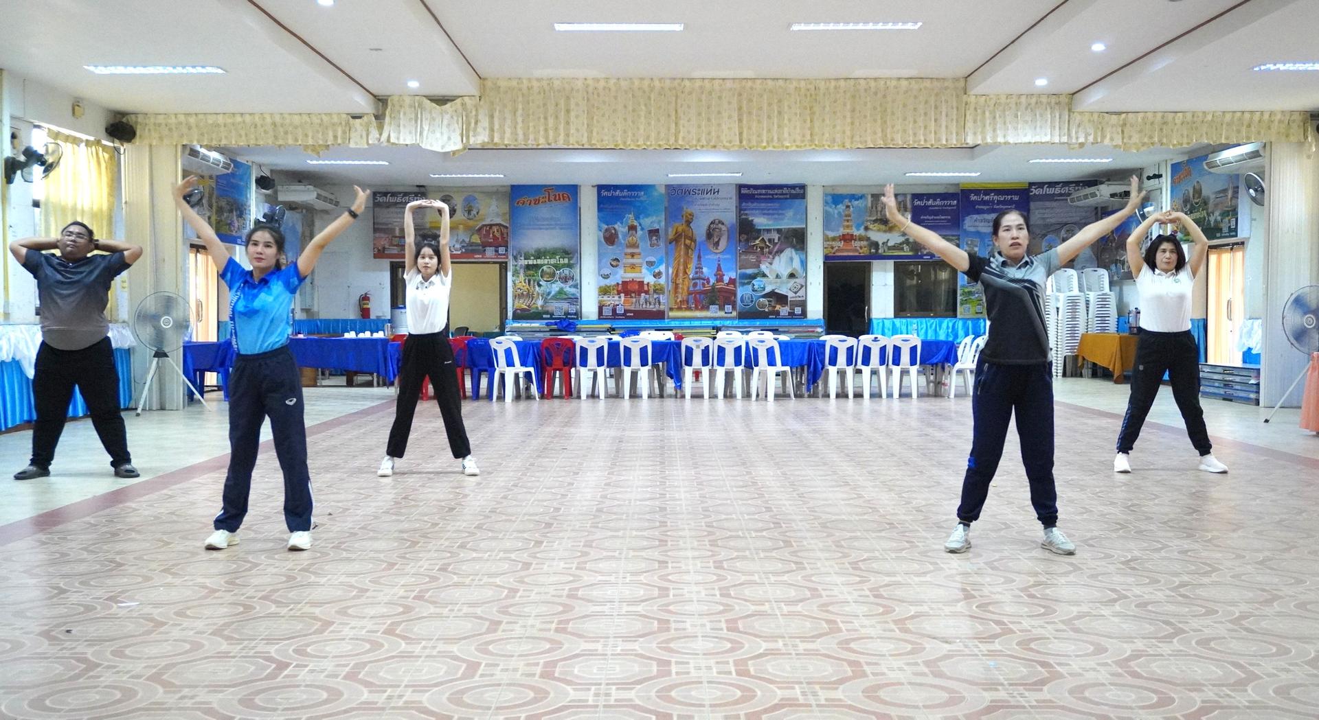 สพป.อุดรธานี เขต 3 จัดกิจกรรมส่งเสริมการออกกำลังกายเพื่อสุขภาพของบุคลากรสำนักงานเขตพื้นที่การศึกษา (เต้นแอโรบิก)