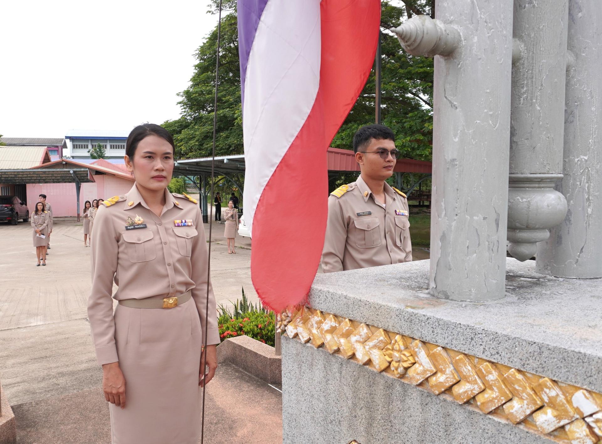 สพป.อุดรธานี เขต 3 จัดกิจกรรมเข้าแถวเคารพธงชาติ สวดมนต์ไหว้พระ กล่าวคำปฏิญญาการดำเนินงานเขตสุจริต ประจำเดือนพฤษภาคม 2568