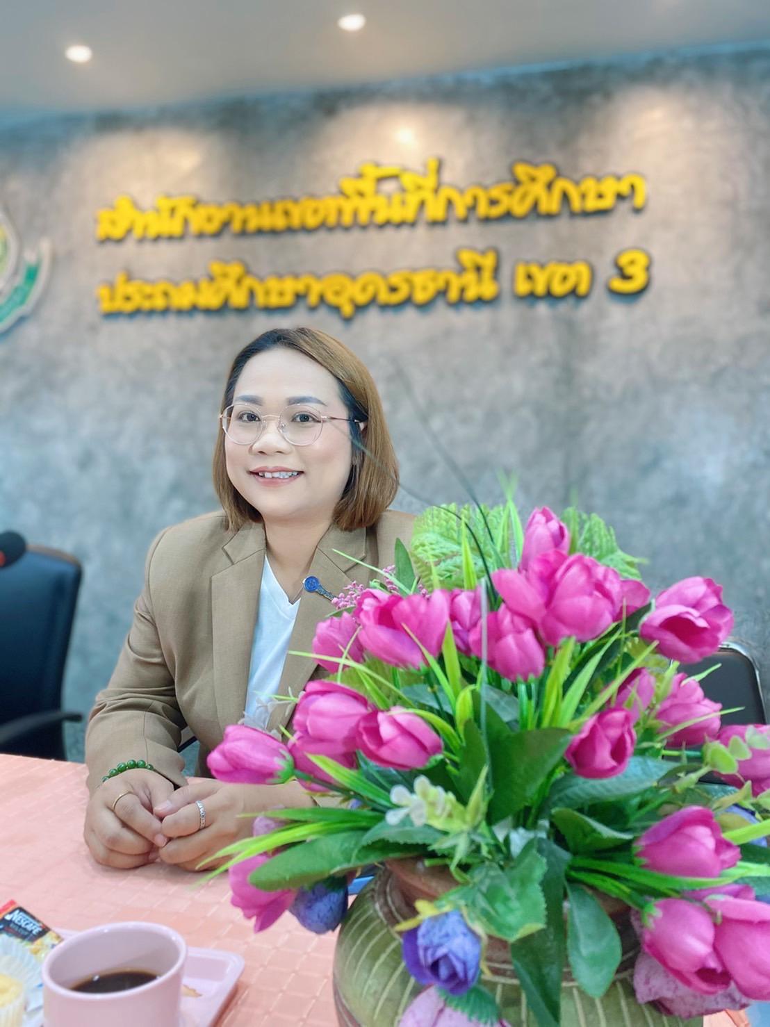 นางสาวลักขณากร ทรงถิ่น