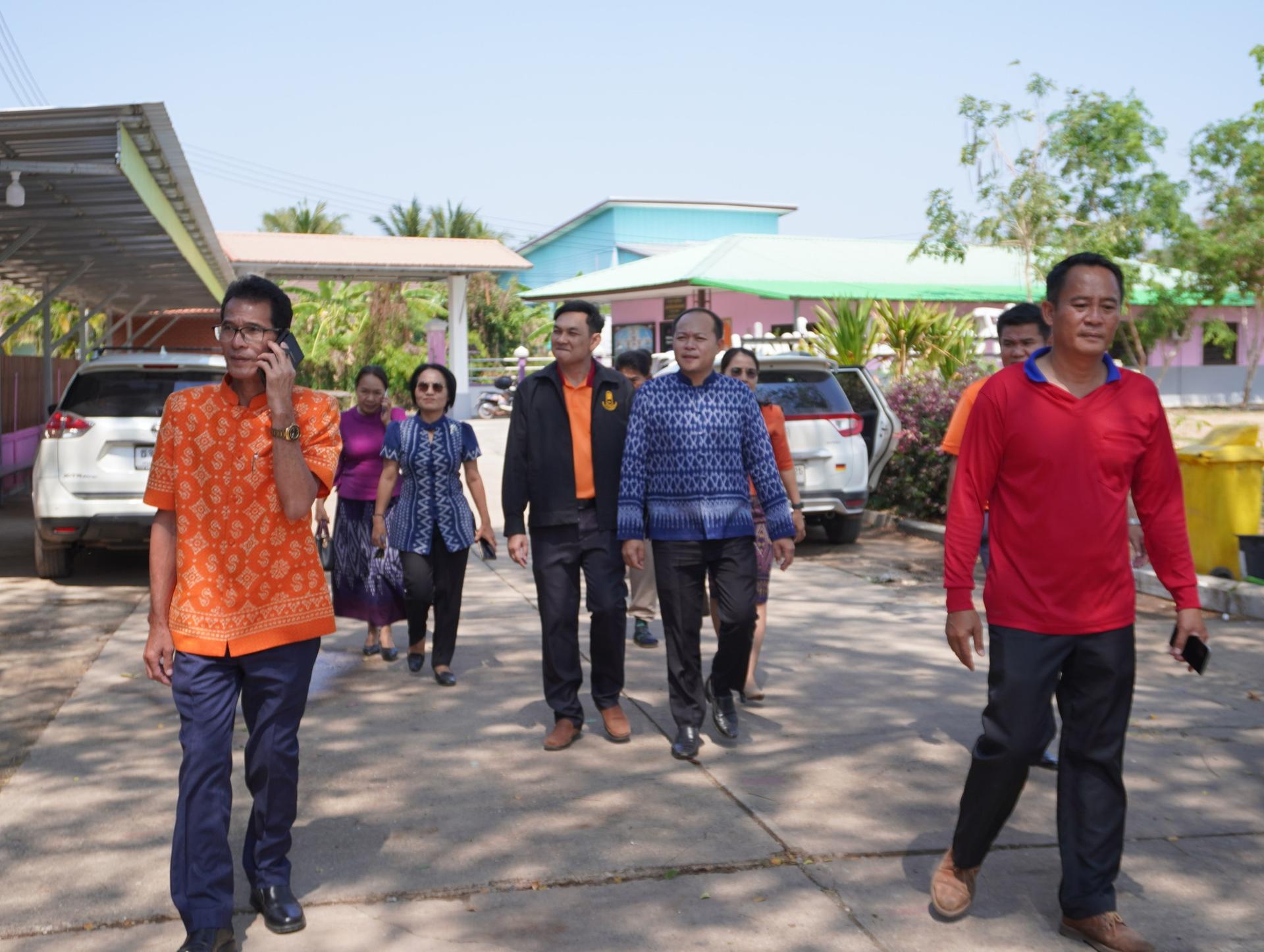 ผอ.สพป.อุดรธานี เขต 3 ลงพื้นที่ตรวจเยี่ยมโรงเรียนในสังกัดกลุ่มโรงเรียนทุ่งฝน ที่ประสบภัยจากพายุฤดูร้อน