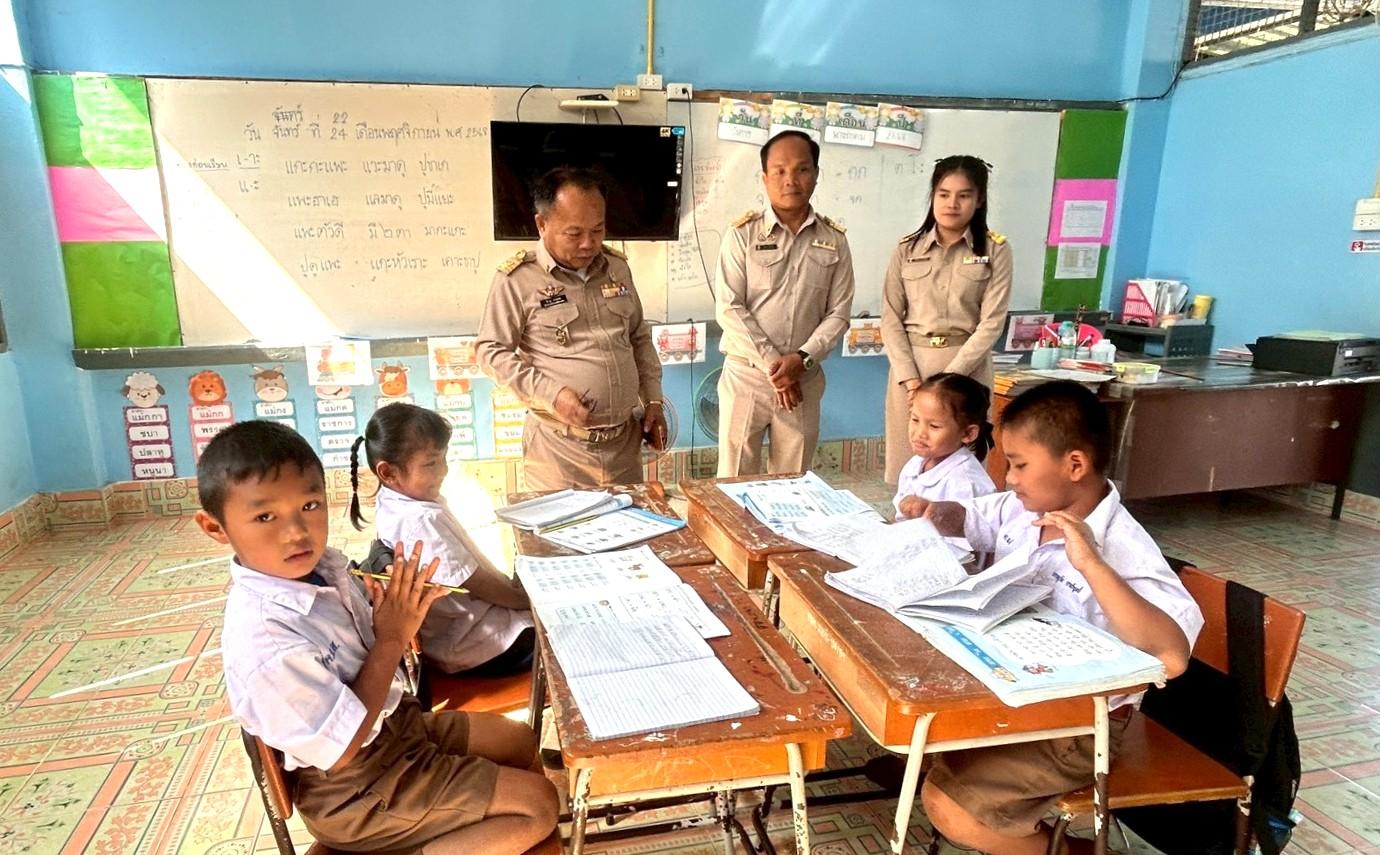 LINE_ALBUM_ตรวจเยี่ยม รร บ้านโคกมุ่นเหล่าสวรรค์_251124_6.jpg