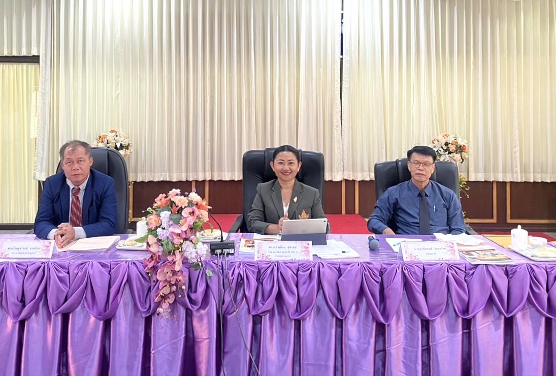 สพป.อุดรธานี เขต 3 ร่วมศึกษาดูงาน แลกเปลี่ยนเรียนรู้ และประเมินสัมฤทธิผลการปฏิบัติงานในหน้าที่ ตำแหน่ง ศึกษานิเทศก์ ในระยะเวลา 1 ปี