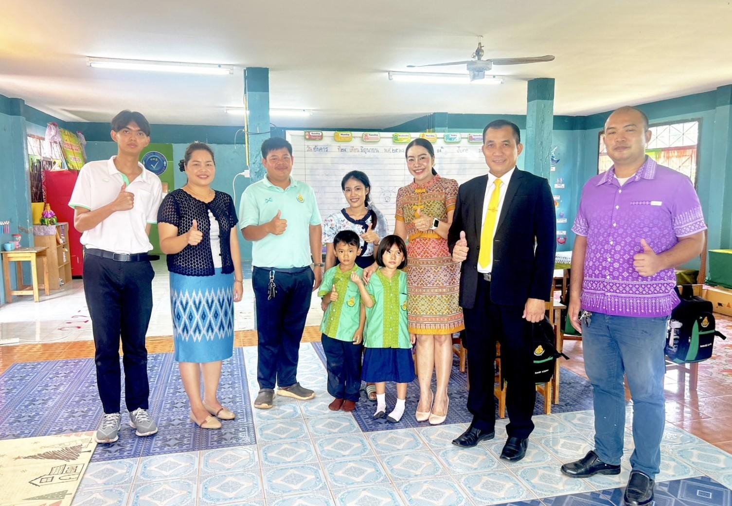 สพป.อุดรธานี เขต 3 ลงพื้นที่ตรวจเยี่ยมโรงเรียนบ้านนาดี อำเภอบ้านดุง จังหวัดอุดรธานี ติดตามนโยบาย “เรียนดี มีความสุข”