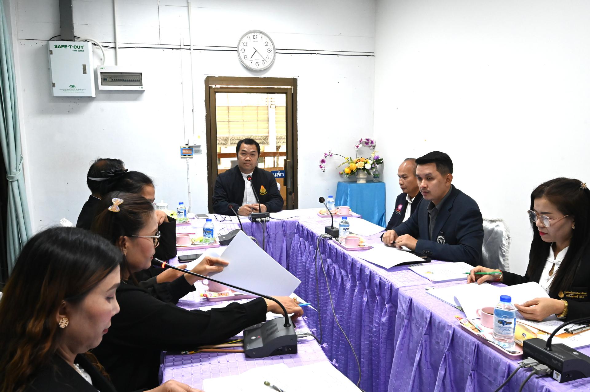 สพป.อุดรธานี เขต 3 จัดการประชุมคณะกรรมการวิเคราะห์ กลั่นกรอง จัดลำดับความสำคัญ ความจำเป็น ของโรงเรียนที่เสนอของบประมาณโครงการเงินดอกผลกองทุนเพื่อโครงการอาหารกลางวันในโรงเรียนประถมศึกษา ประจำป