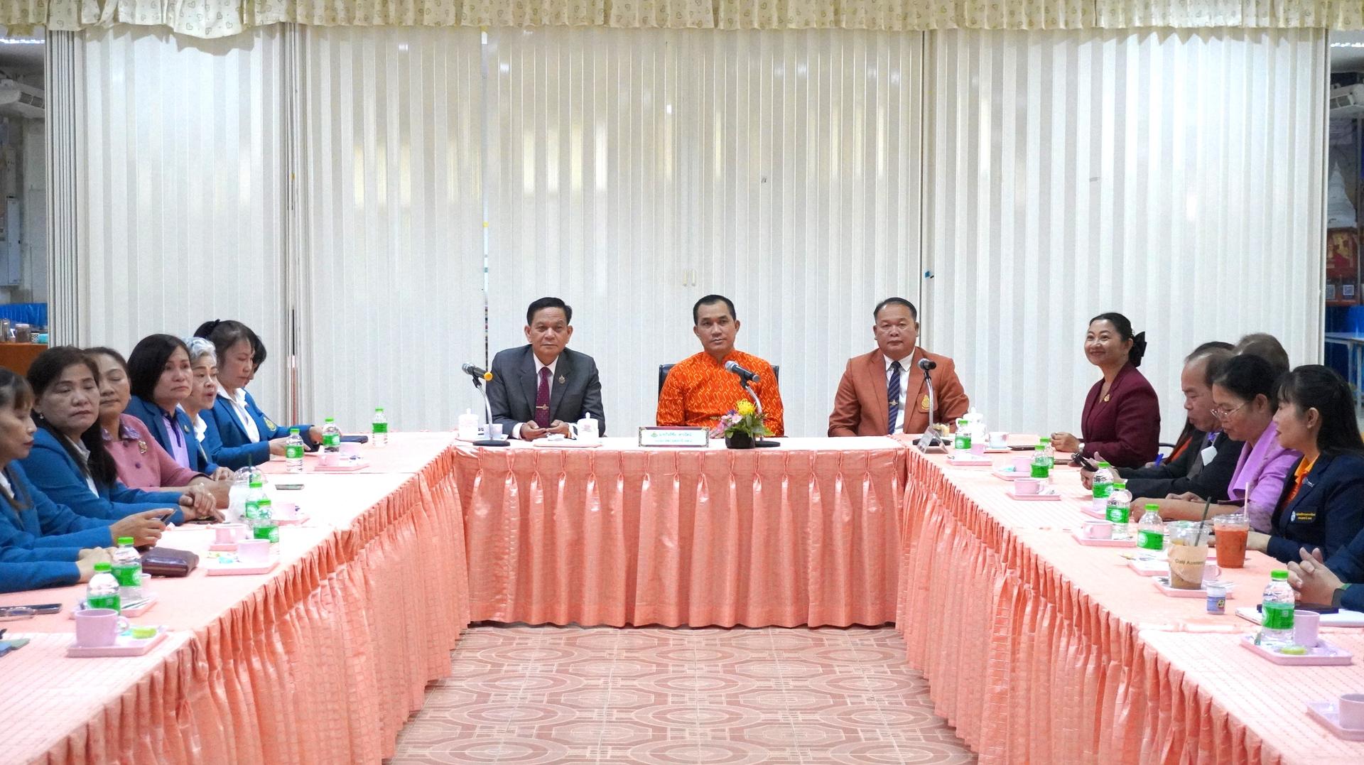 สพป.อุดรธานี เขต 3 ร่วมต้อนรับคณะศึกษาดูงาน เรื่อง การพัฒนาและบริหารศูนย์สอบเพื่อยกระดับผลสัมฤทธิ์การทดสอบ O-NET จากสำนักงานเขตพื้นที่การศึกษาประถมศึกษาอุดรธานี เขต 1