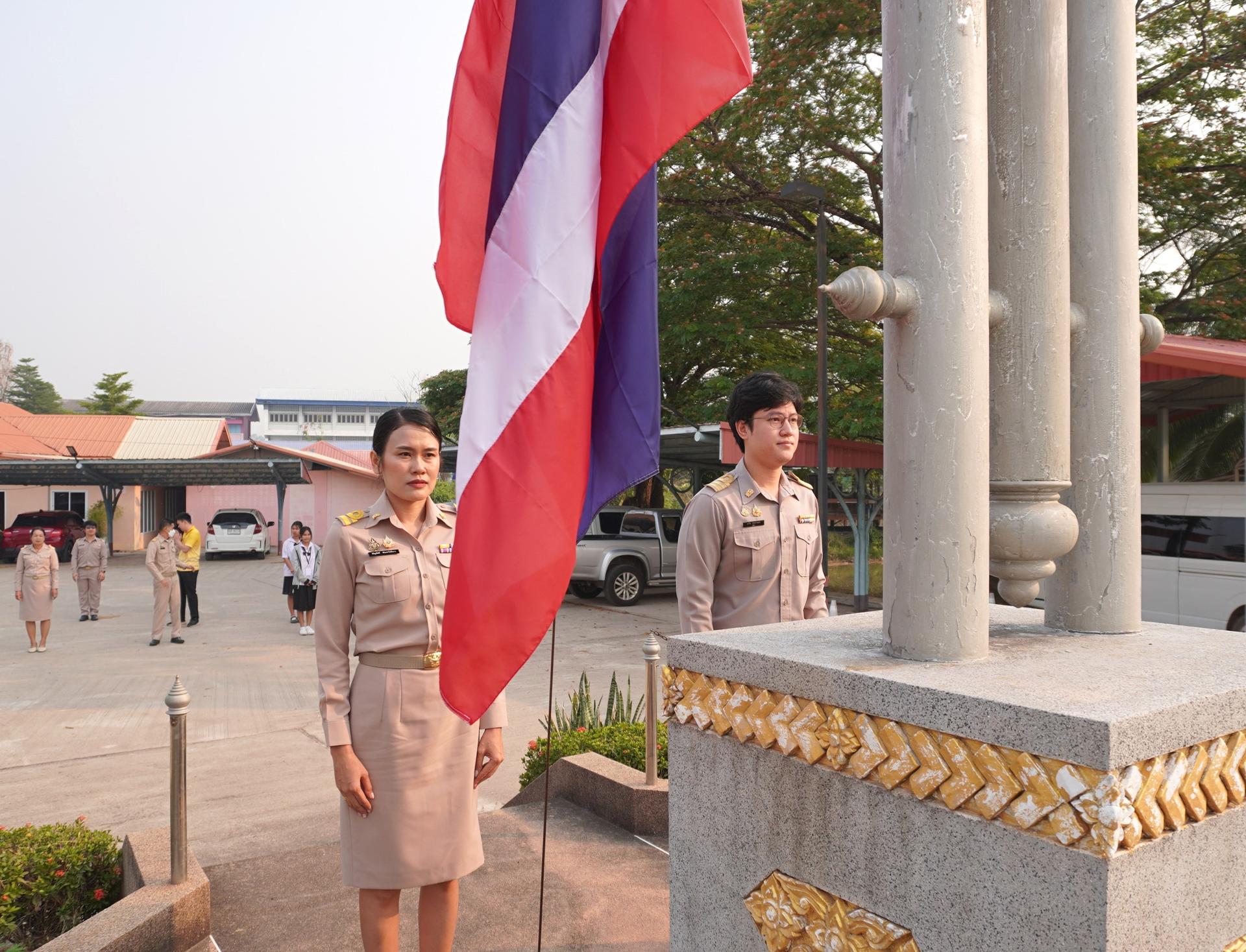 สพป.อุดรธานี เขต 3 จัดกิจกรรมเข้าแถวเคารพธงชาติ สวดมนต์ไหว้พระ กล่าวคำปฏิญญาการดำเนินงานเขตสุจริต ประจำเดือนมีนาคม 2568