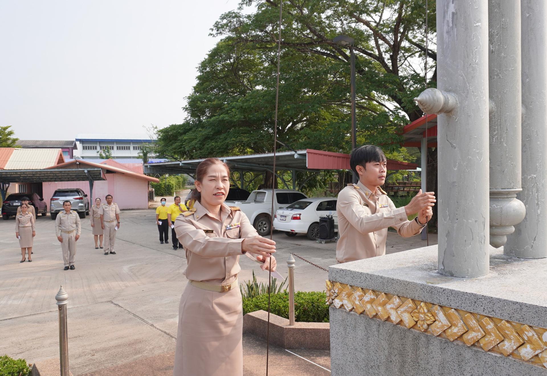 สพป.อุดรธานี เขต 3 จัดกิจกรรมเข้าแถวเคารพธงชาติ สวดมนต์ไหว้พระ กล่าวคำปฏิญญาการดำเนินงานเขตสุจริต ประจำเดือนเมษายน 2568