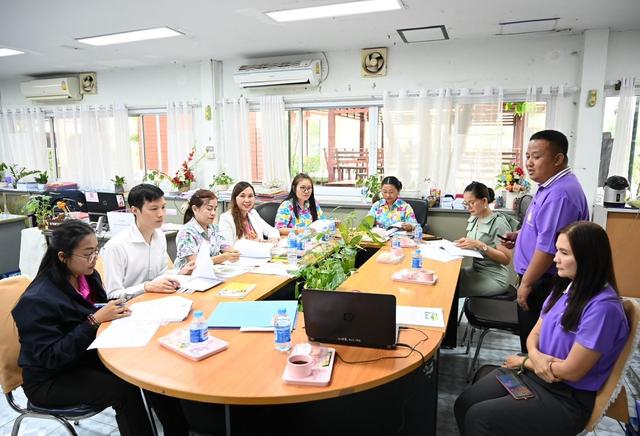 LINE_ALBUM_ประชุมพิจารณาคัดเลือกทุนอิ่มนี้เพื่อ_250408_9.jpg