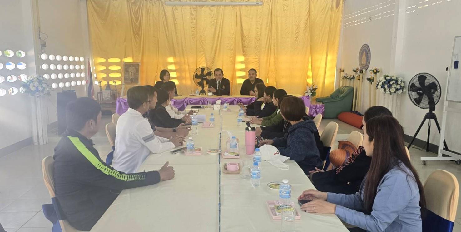 สพป.อุดรธานี เขต 3 เข้าร่วมการประชุมสรุปผลการนิเทศ ติดตามการเตรียมความพร้อมเปิดภาคเรียนที่ 2 ปีการศึกษา 2568 และเยี่ยมชมการแข่งขันกีฬานักเรียน กลุ่มโรงเรียนหนองหาน 2 ปีการศึกษา 2568 