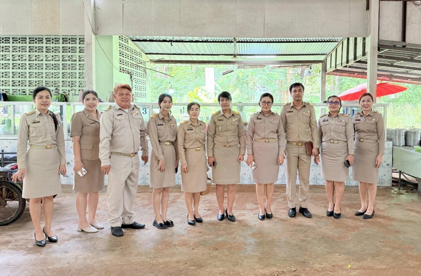 สพป.อุดรธานี เขต 3 ดำเนินการนิเทศ ติดตามและประเมินผลการดำเนินงานโครงการอาหารกลางวันและอาหารเสริม (นม) โรงเรียน ประจำปี 2568